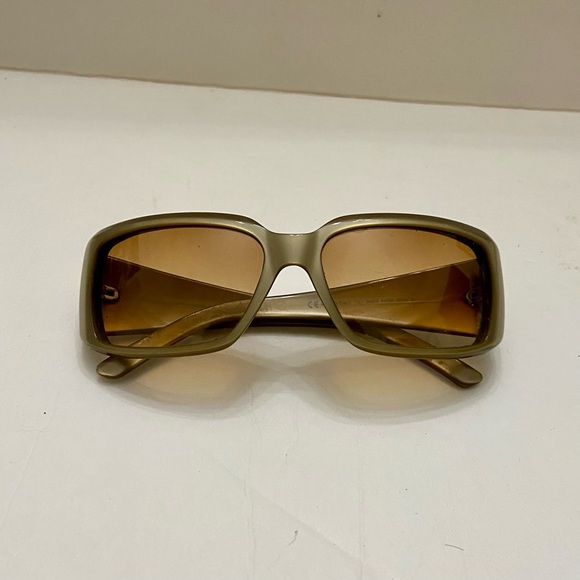 Valentino Garavani, Italy Gold Large Sunglasses with Case 5449S - Picture 11 of 16